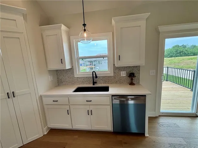 $398,450 | 1200 Northwest 4th Street, Oak Grove, MO 64075