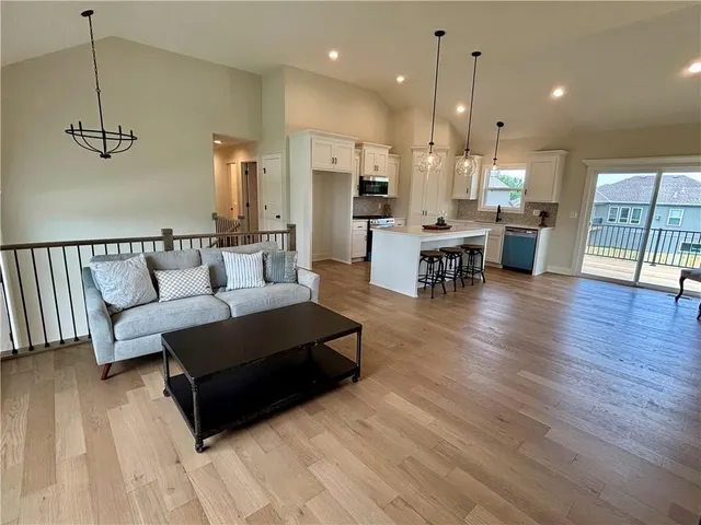 $398,450 | 1200 Northwest 4th Street, Oak Grove, MO 64075