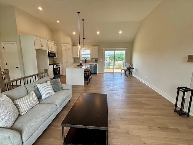 $398,450 | 1200 Northwest 4th Street, Oak Grove, MO 64075