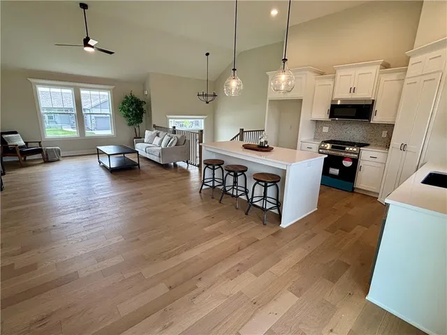 $398,450 | 1200 Northwest 4th Street, Oak Grove, MO 64075