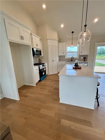 $398,450 | 1200 Northwest 4th Street, Oak Grove, MO 64075