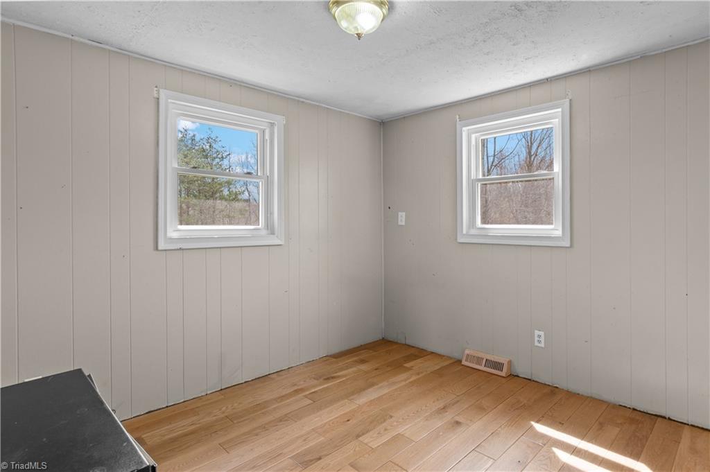 236 Ed Nixon Road Thurmond, NC 28683 - Photo 16 of 33