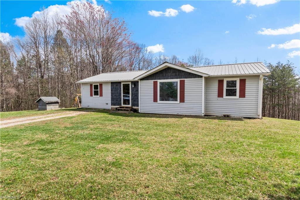 236 Ed Nixon Road Thurmond, NC 28683 - Photo 2 of 33