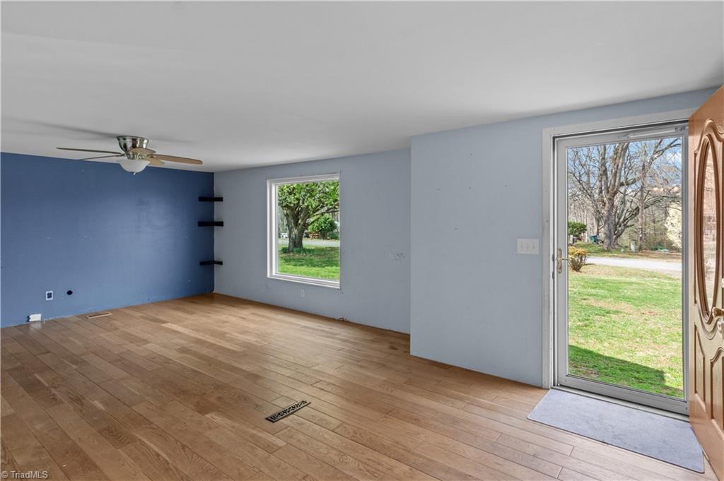 236 Ed Nixon Road Thurmond, NC 28683 - Photo 4 of 33