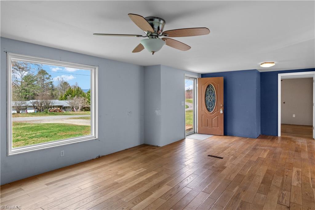 236 Ed Nixon Road Thurmond, NC 28683 - Photo 6 of 33