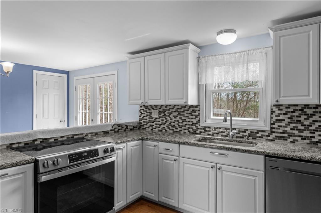 236 Ed Nixon Road Thurmond, NC 28683 - Photo 9 of 33