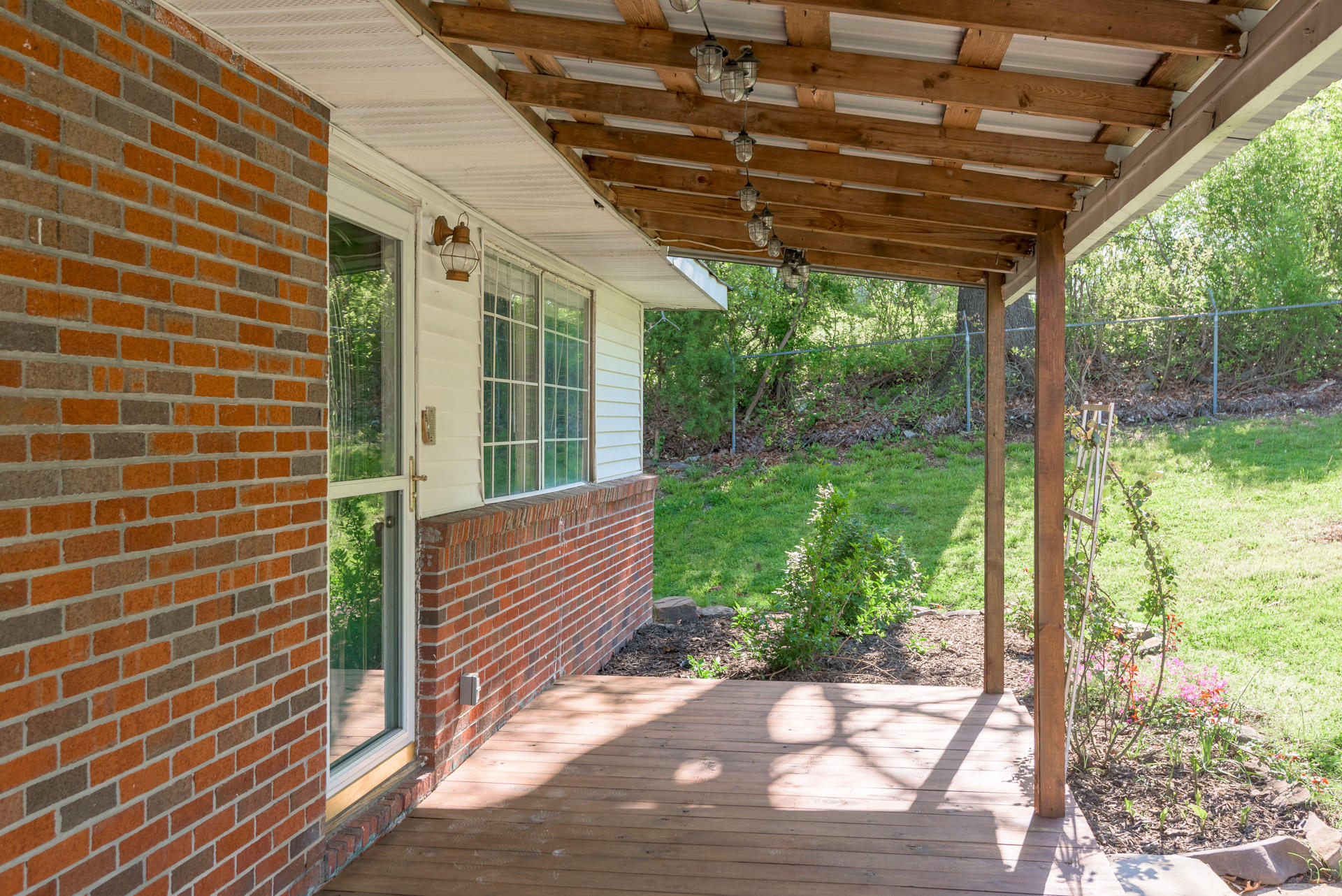 16 Durham Road Rossville, GA 30741 - Photo 3 of 25 Covered porch