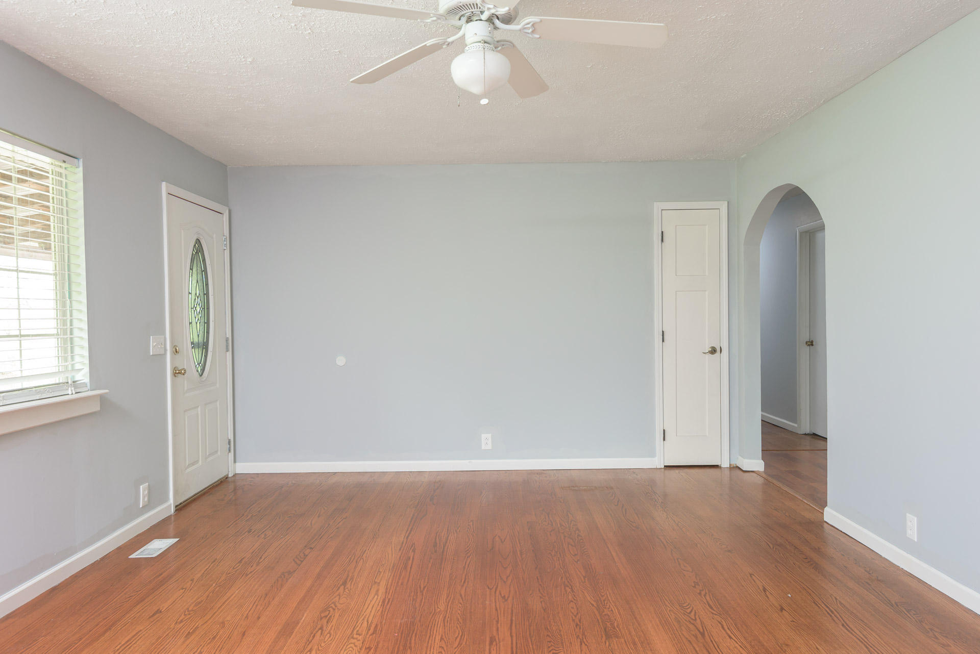 16 Durham Road Rossville, GA 30741 - Photo 4 of 25 Living room
