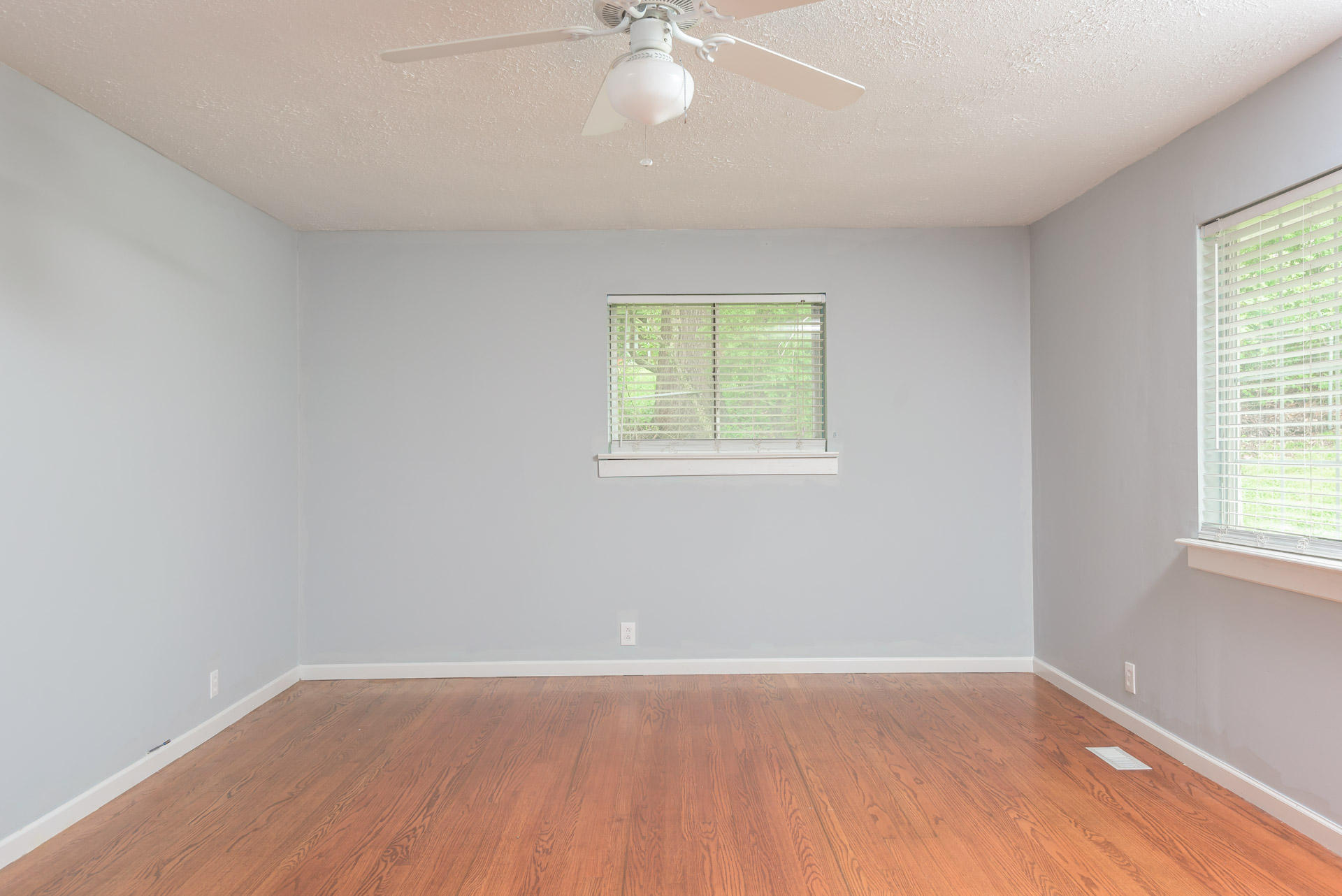 16 Durham Road Rossville, GA 30741 - Photo 5 of 25 Living room