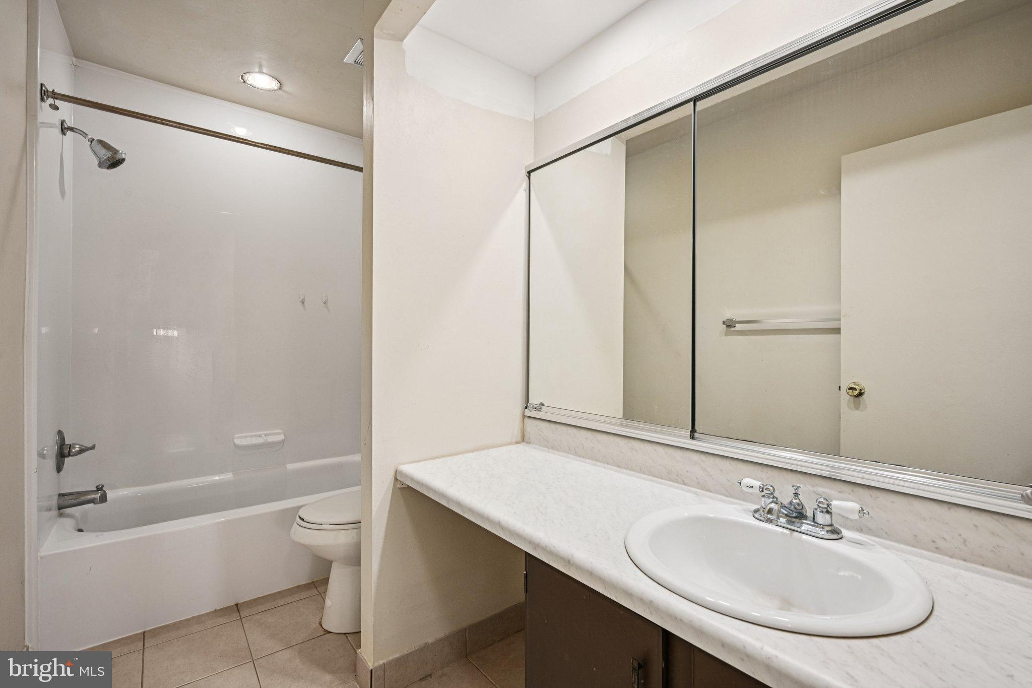 50 Centennial Road Telford, PA 18969 - Photo 33 of 38 Hallway Bath