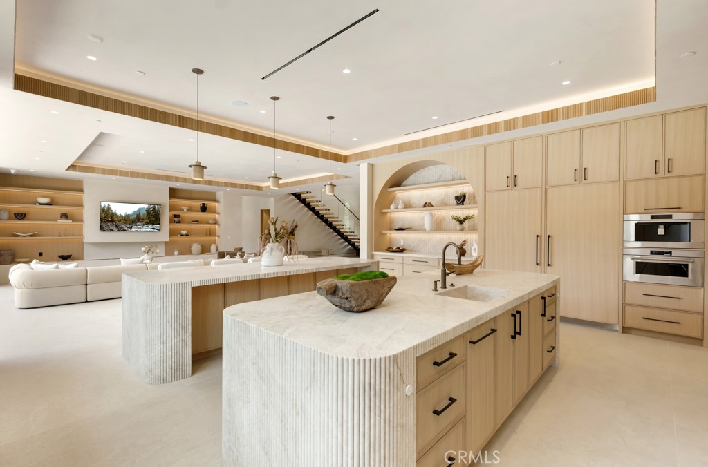 16708 Huerta Road Encino, CA 91436 - Photo 9 of 72 Gallery Image 9