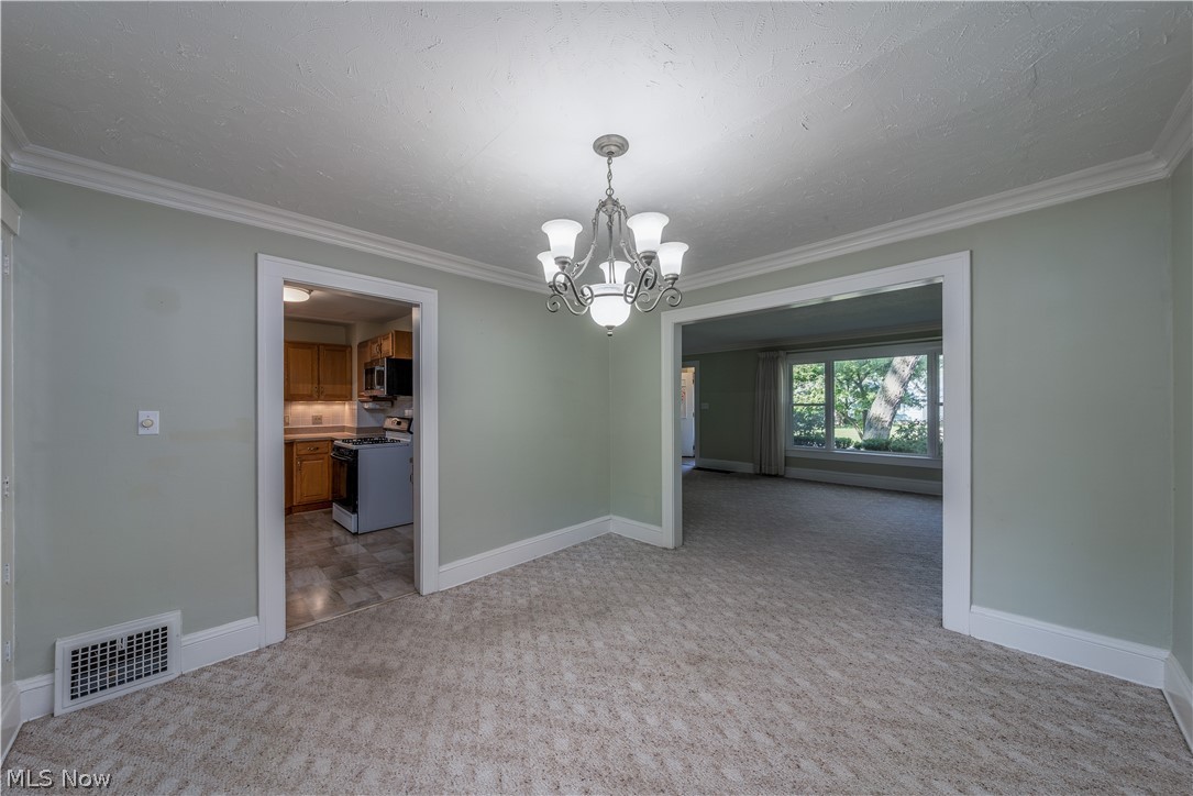 843 Beverly Road Cleveland Heights, OH 44121 - Photo 9 of 35