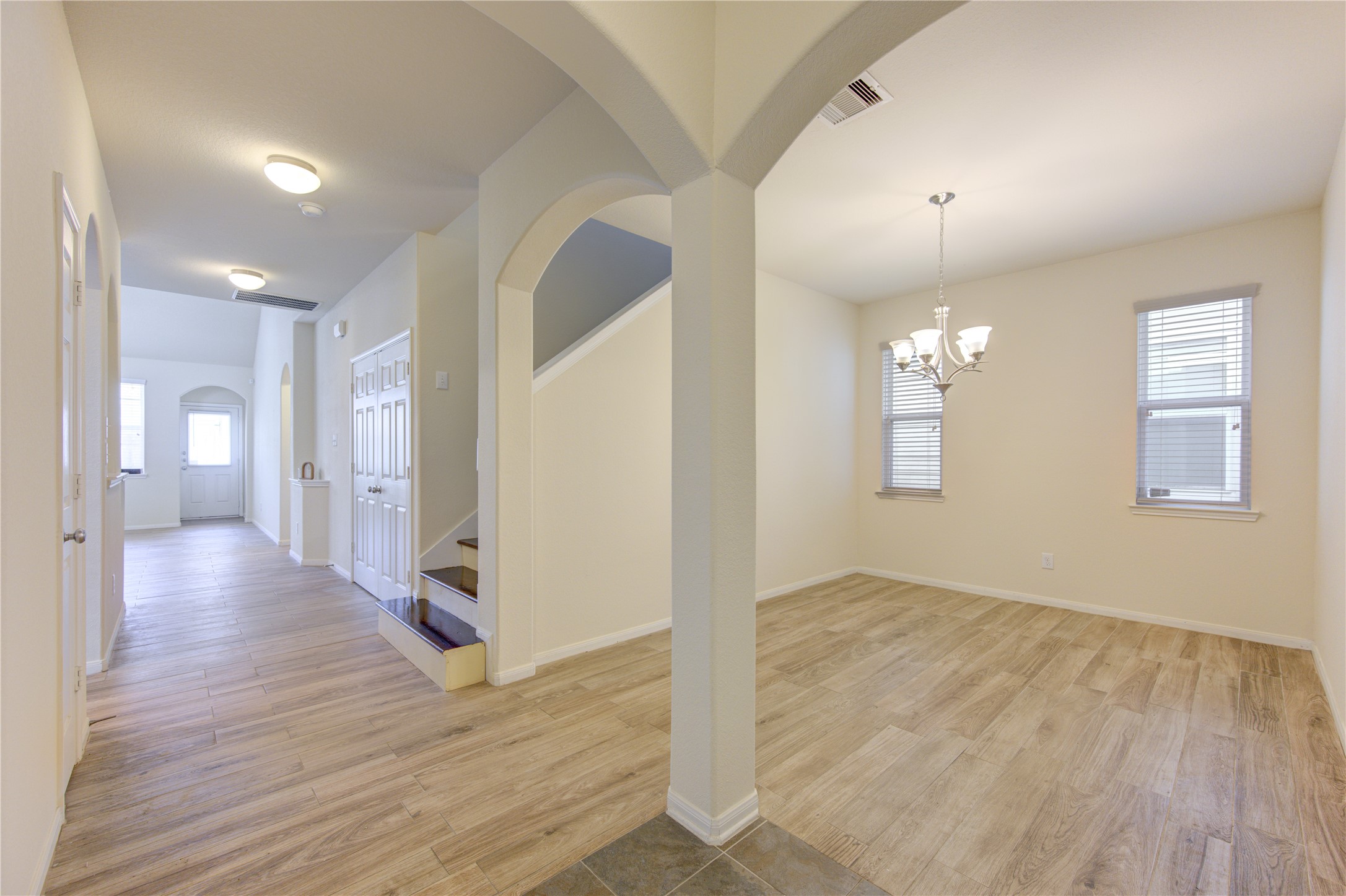 6518 Wilshire Ridge Houston, TX 77040 - Photo 6 of 30 Dining area