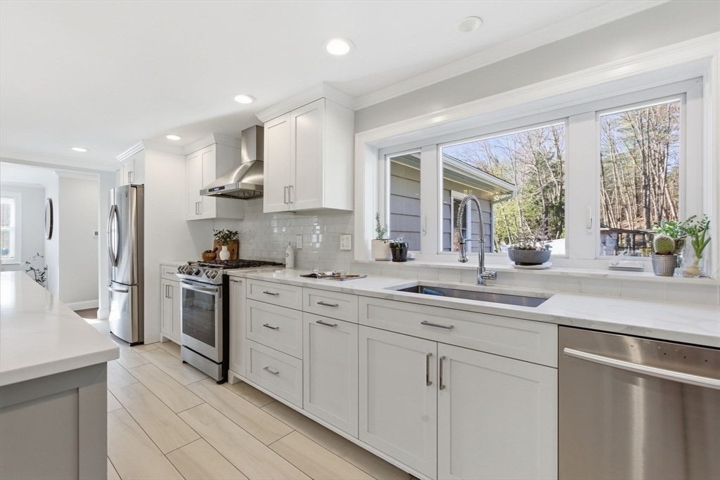 38 Woodland Road Georgetown, MA 01833 - Photo 9 of 42