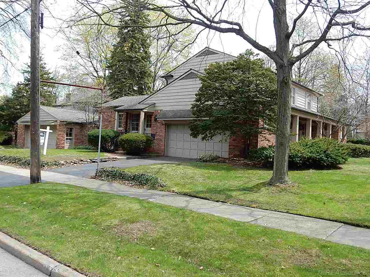 240 Vendome Road Grosse Pointe Farms, MI 48236 - Photo 2 of 33