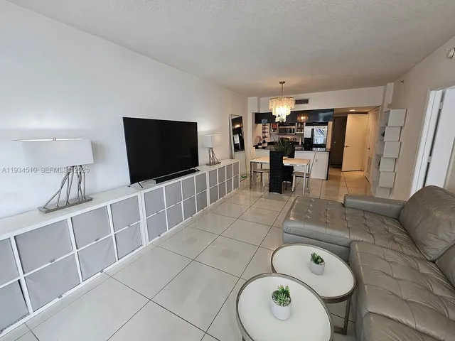 $2,800 | 1750 North Bayshore Drive, Unit 1909, Miami, FL 33132