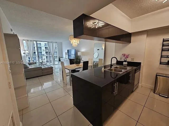 $2,800 | 1750 North Bayshore Drive, Unit 1909, Miami, FL 33132