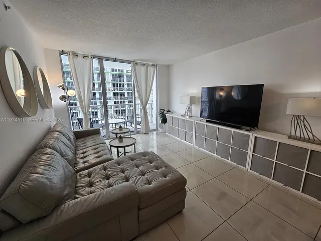 $2,800 | 1750 North Bayshore Drive, Unit 1909, Miami, FL 33132