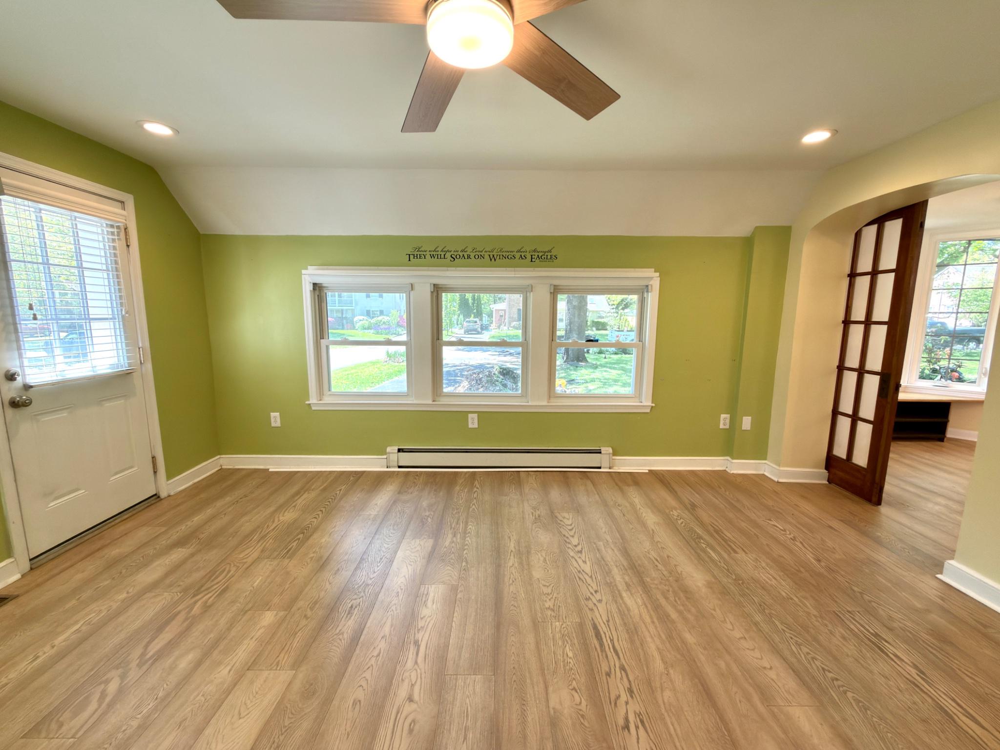418 East Country Club Lane Wallingford, PA 19086 - Photo 27 of 59 Family room