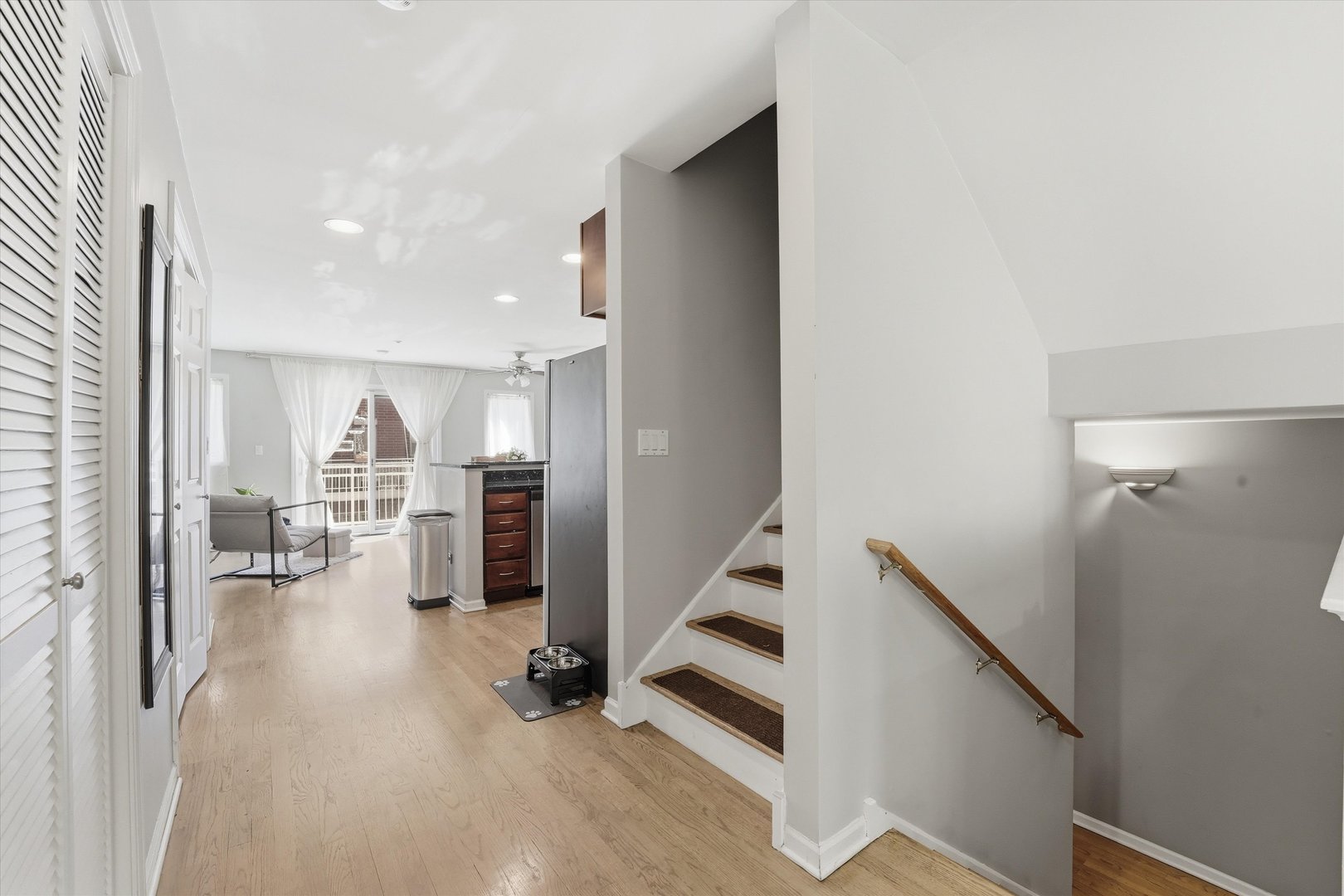 8625 Niles Center Road Skokie, IL 60077 - Photo 8 of 28