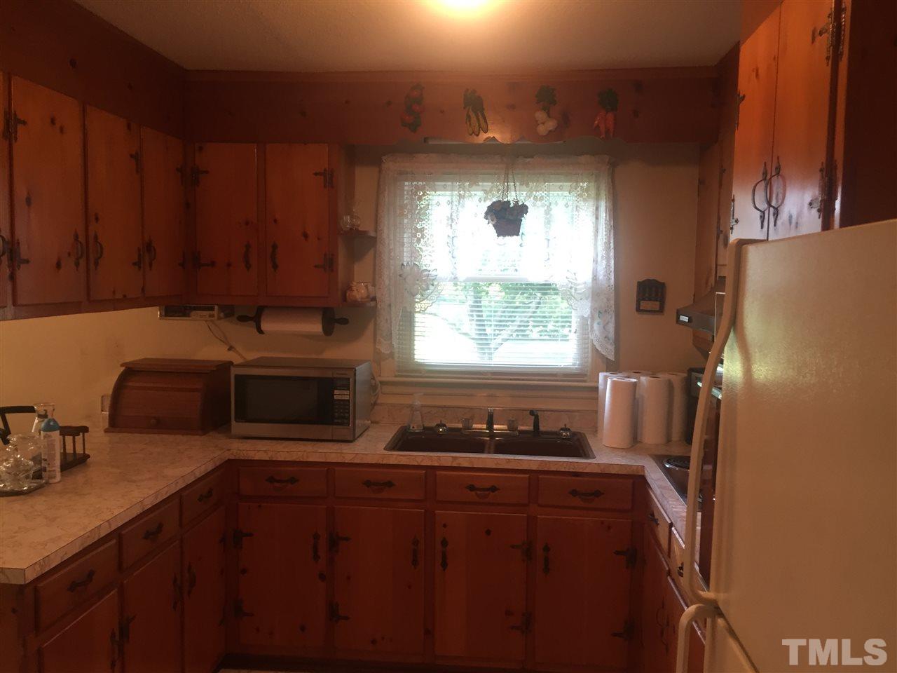 555 Wayview Road Henderson, NC 27537 - Photo 10 of 18 Gallery Image 10