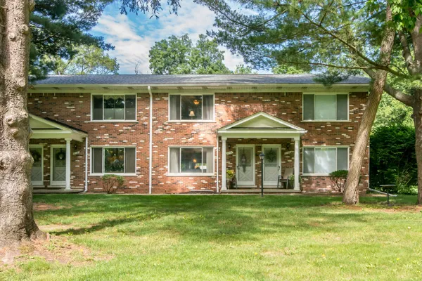 $239,500 | 5108 Kintyre Lane, Unit 8, Brighton, MI 48116