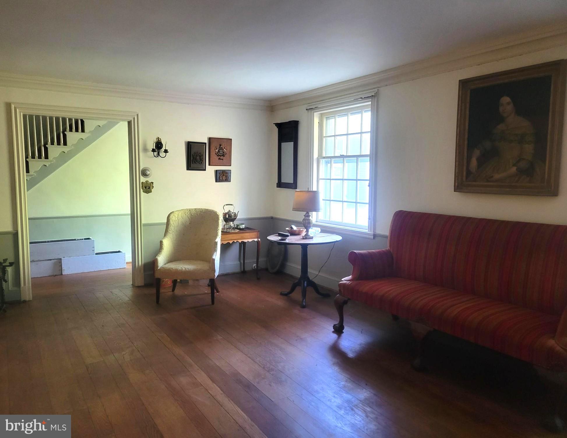 5211 Springlake Way Baltimore, MD 21212 - Photo 14 of 18 Spacious living room