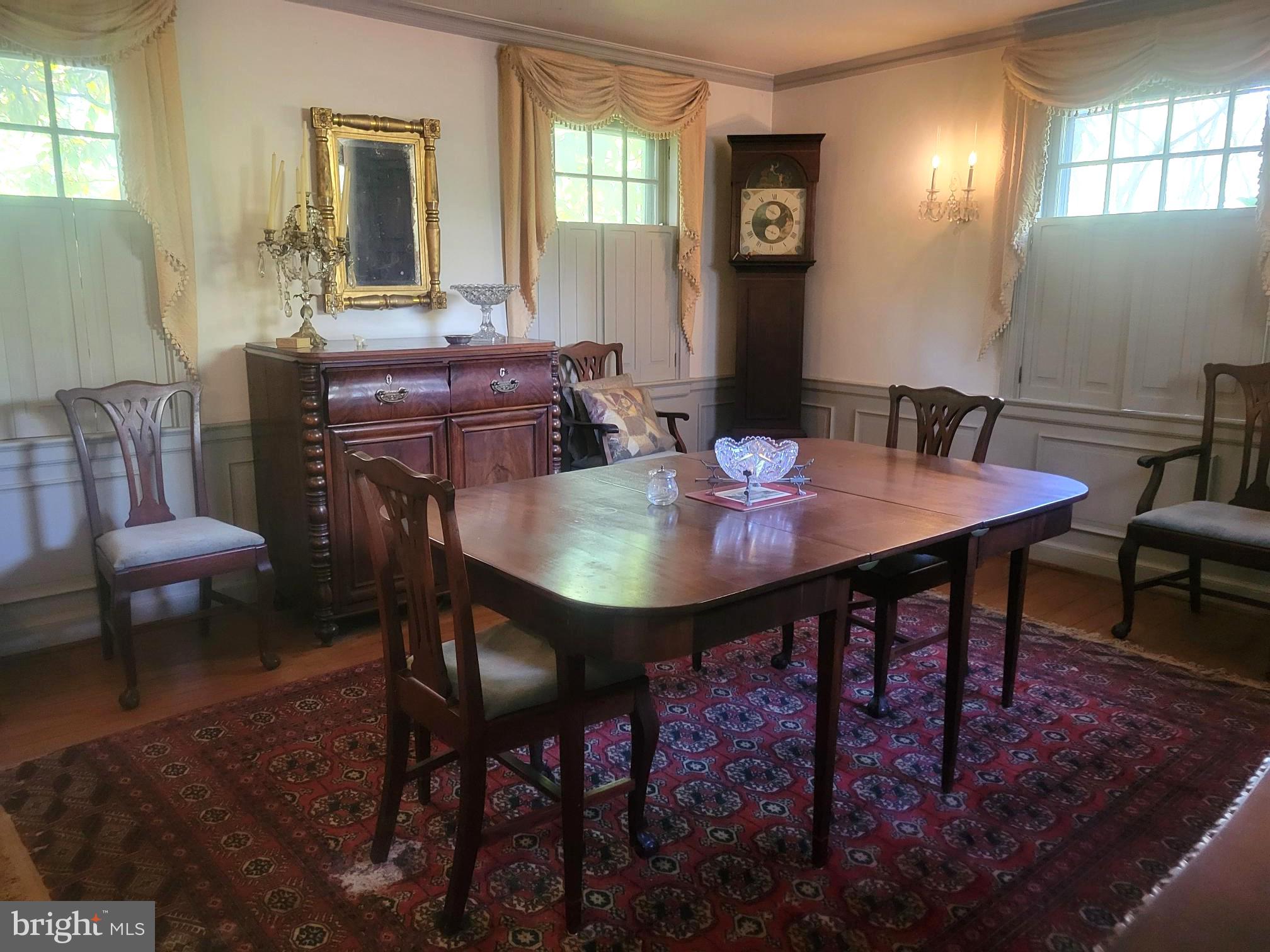 5211 Springlake Way Baltimore, MD 21212 - Photo 17 of 18 Lots of chair rail, crown moldings custom miollwor