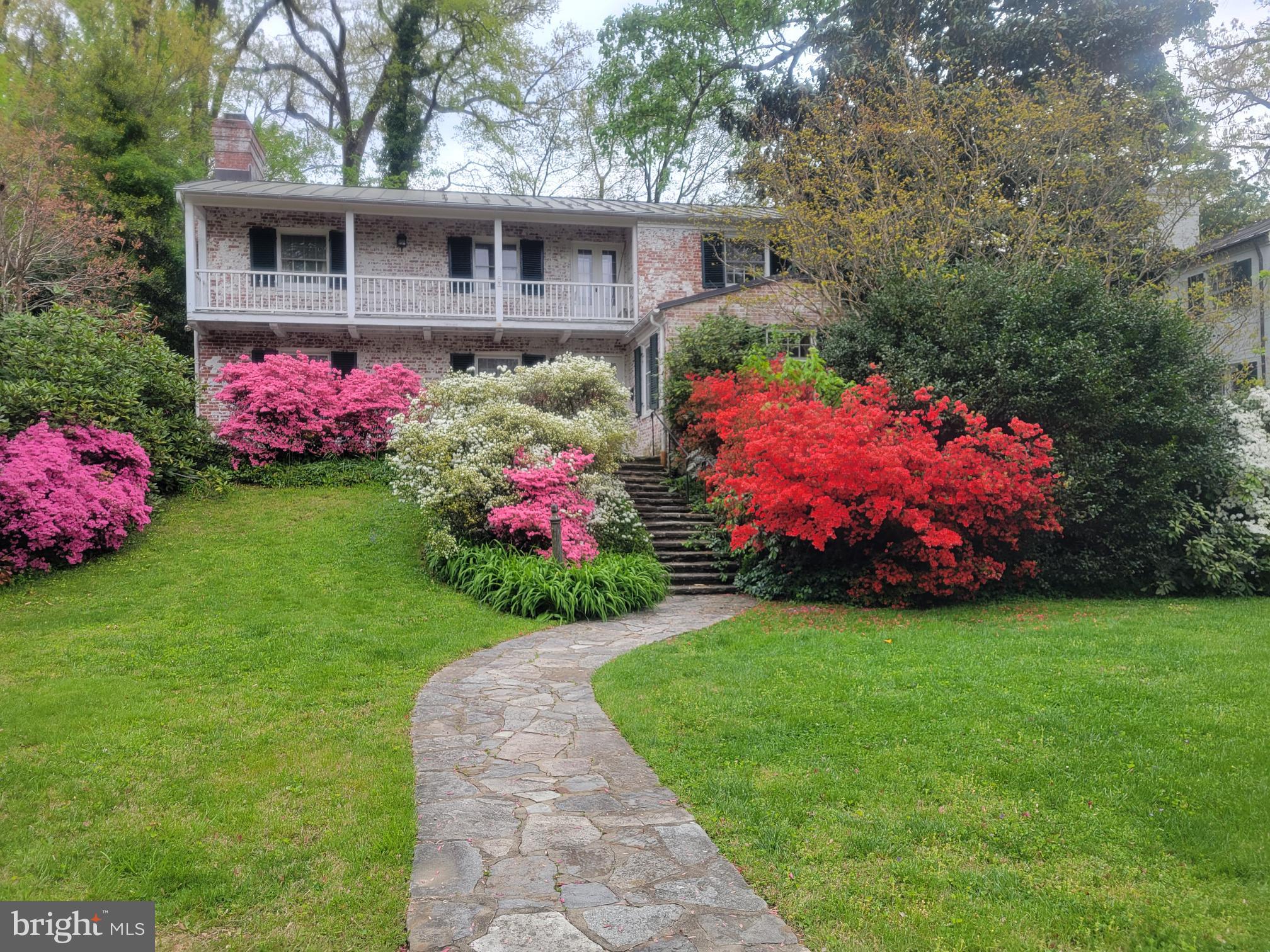 5211 Springlake Way Baltimore, MD 21212 - Photo 2 of 18 Perched up hill with great views