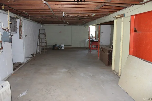 $199,000 | 4444 Highway 31, Clay, NY 13041