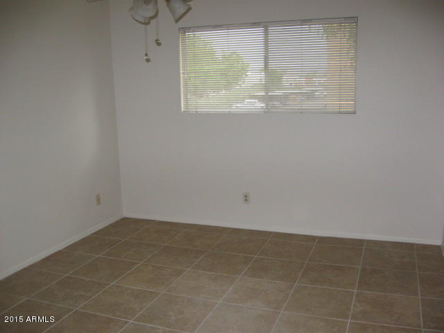 5525 East Thomas Road, Unit O10 Phoenix, AZ 85018 - Photo 6 of 16 Master Bedroom