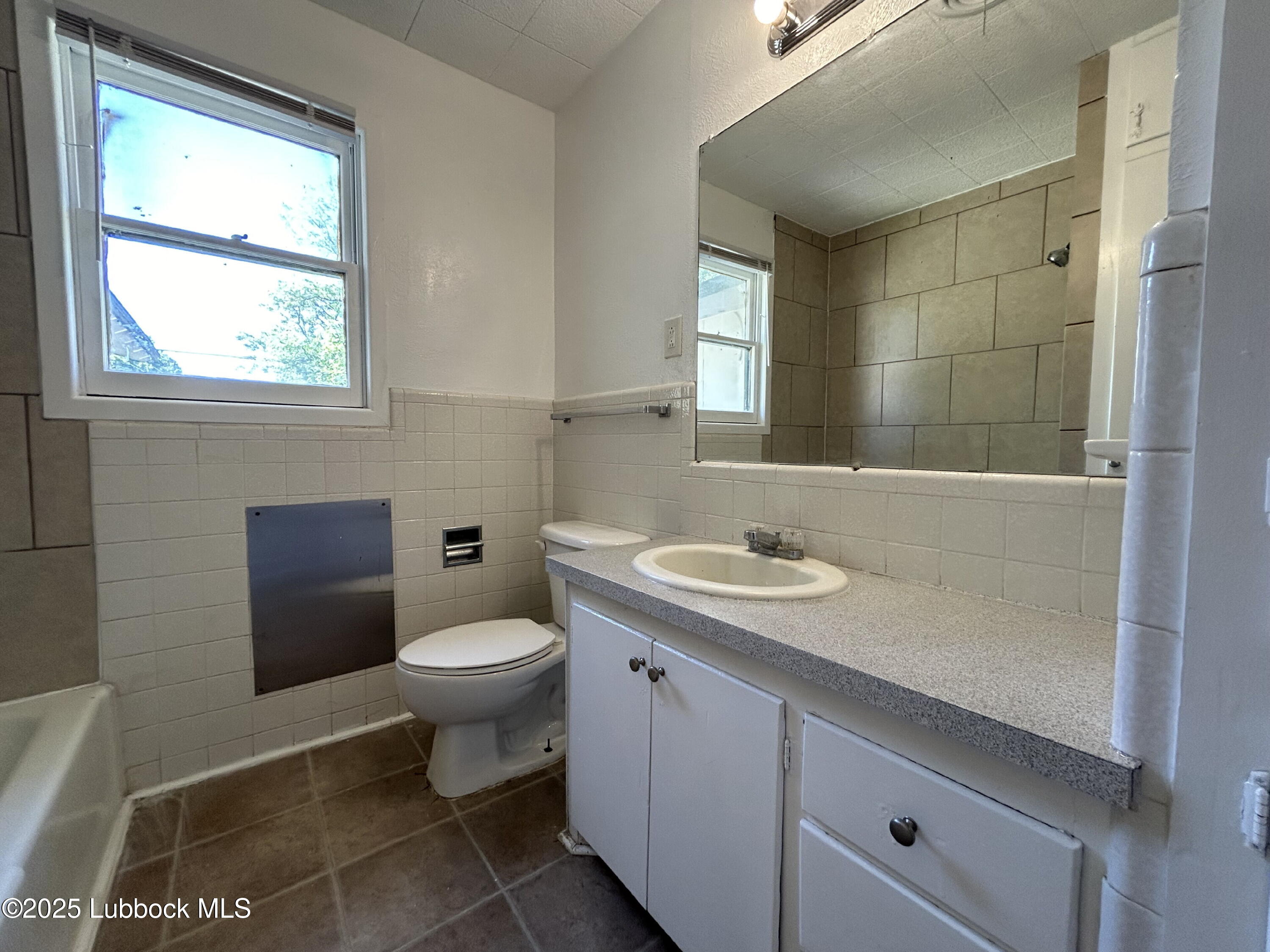 3004 30th Street Lubbock, TX 79410 - Photo 12 of 15 IMG_7182