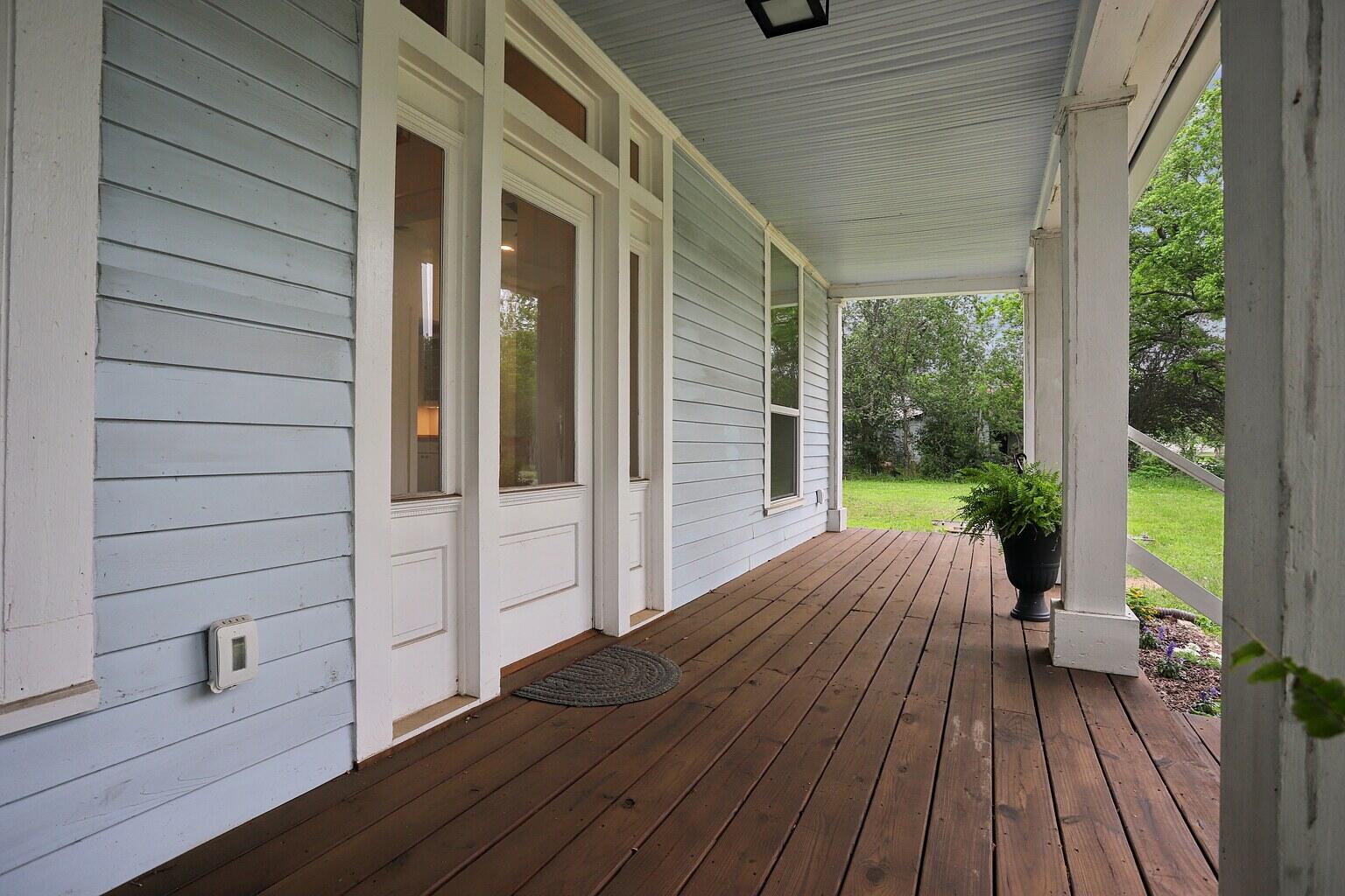 306 Rivers Street Smithville, TX 78957 - Photo 3 of 25