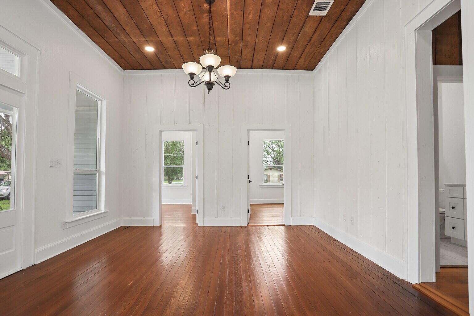 306 Rivers Street Smithville, TX 78957 - Photo 5 of 25