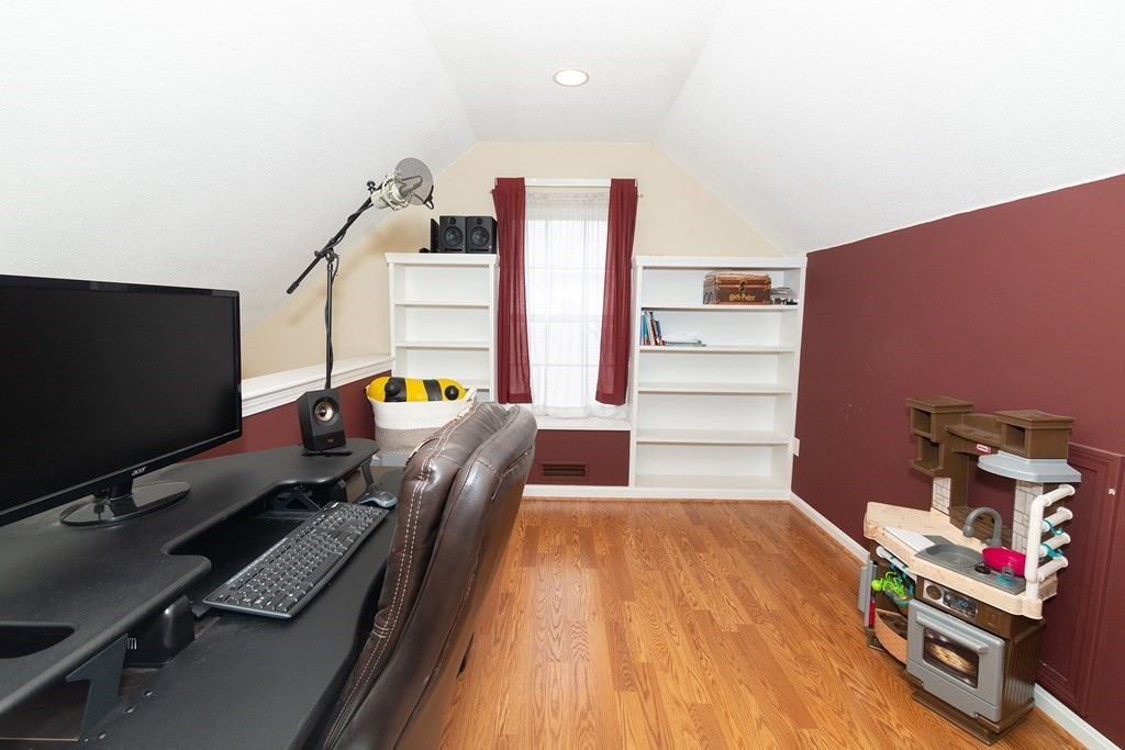5 Rhodes Lane Foxboro, MA 02035 - Photo 13 of 27 Gallery Image 13