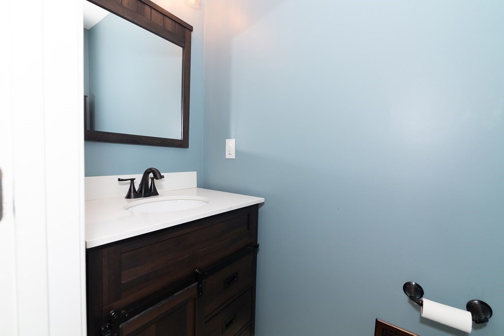 5 Rhodes Lane Foxboro, MA 02035 - Photo 8 of 27 Gallery Image 8