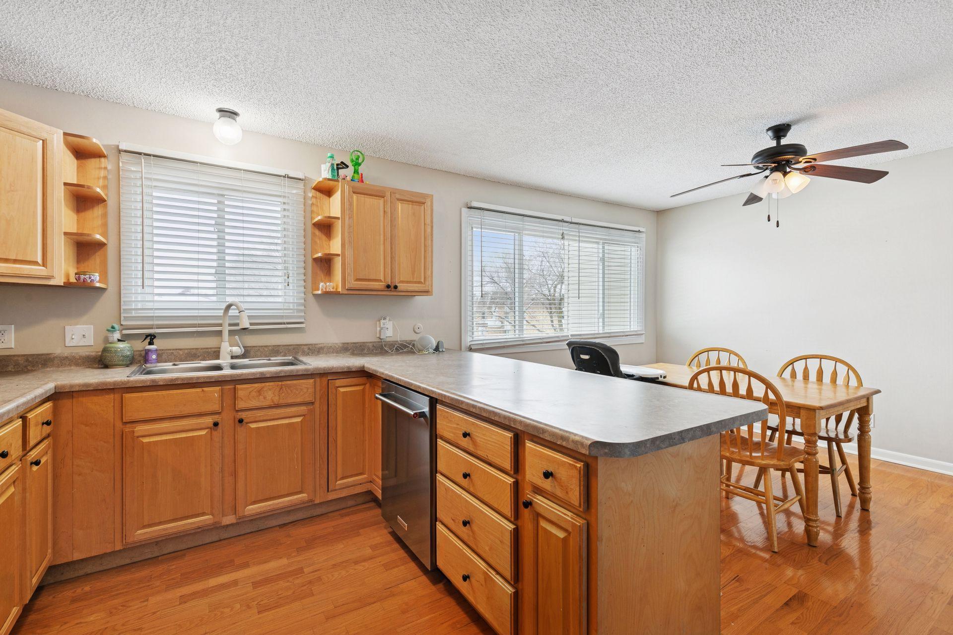 708 Heritage Way Farmington, MN 55024 - Photo 2 of 22