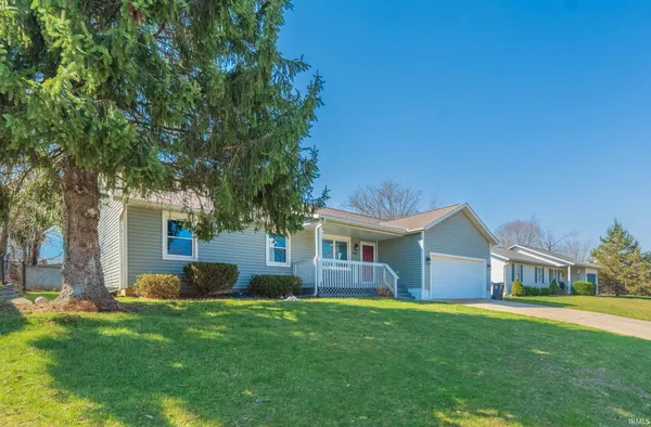 $315,000 | 1007 West Countryside Lane, Bloomington, IN 47403