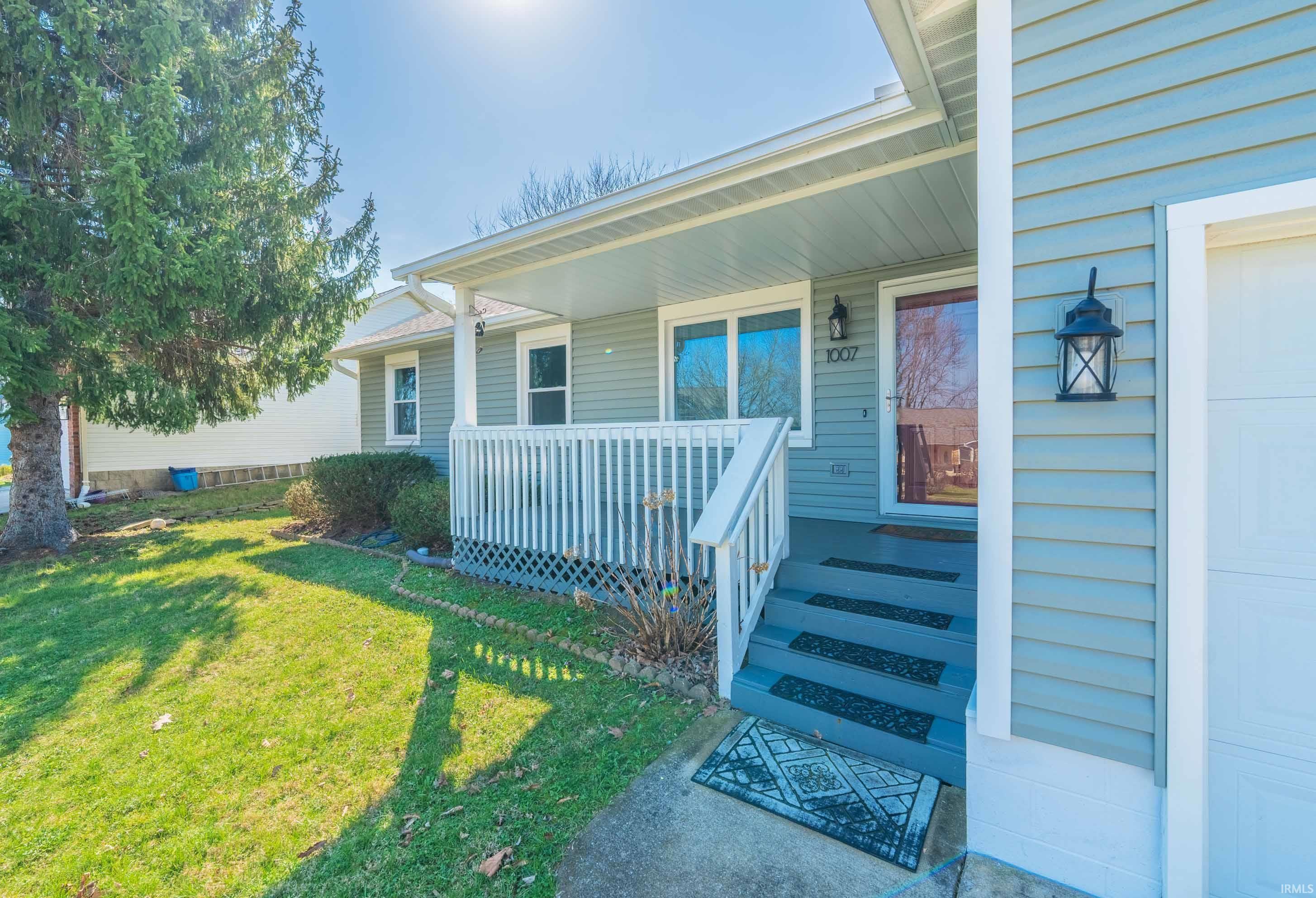 1007 West Countryside Lane Bloomington, IN 47403 - Photo 3 of 34