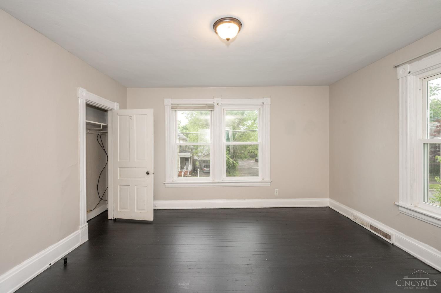 1514 Compton Road Cincinnati, OH 45231 - Photo 4 of 37 Gallery Image 4