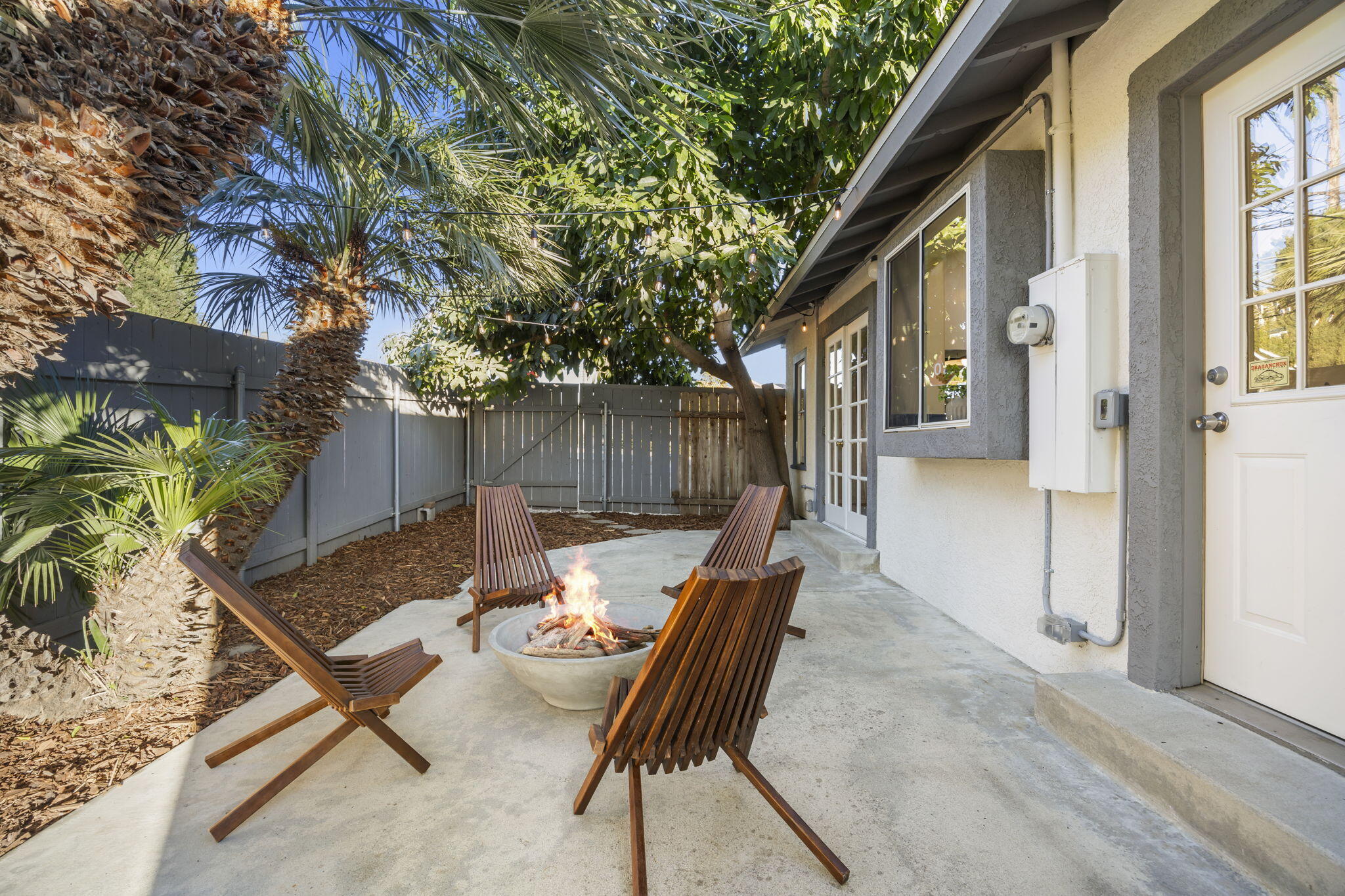 163 Aliso Street Ventura, CA 93001 - Photo 27 of 35 42-Patio