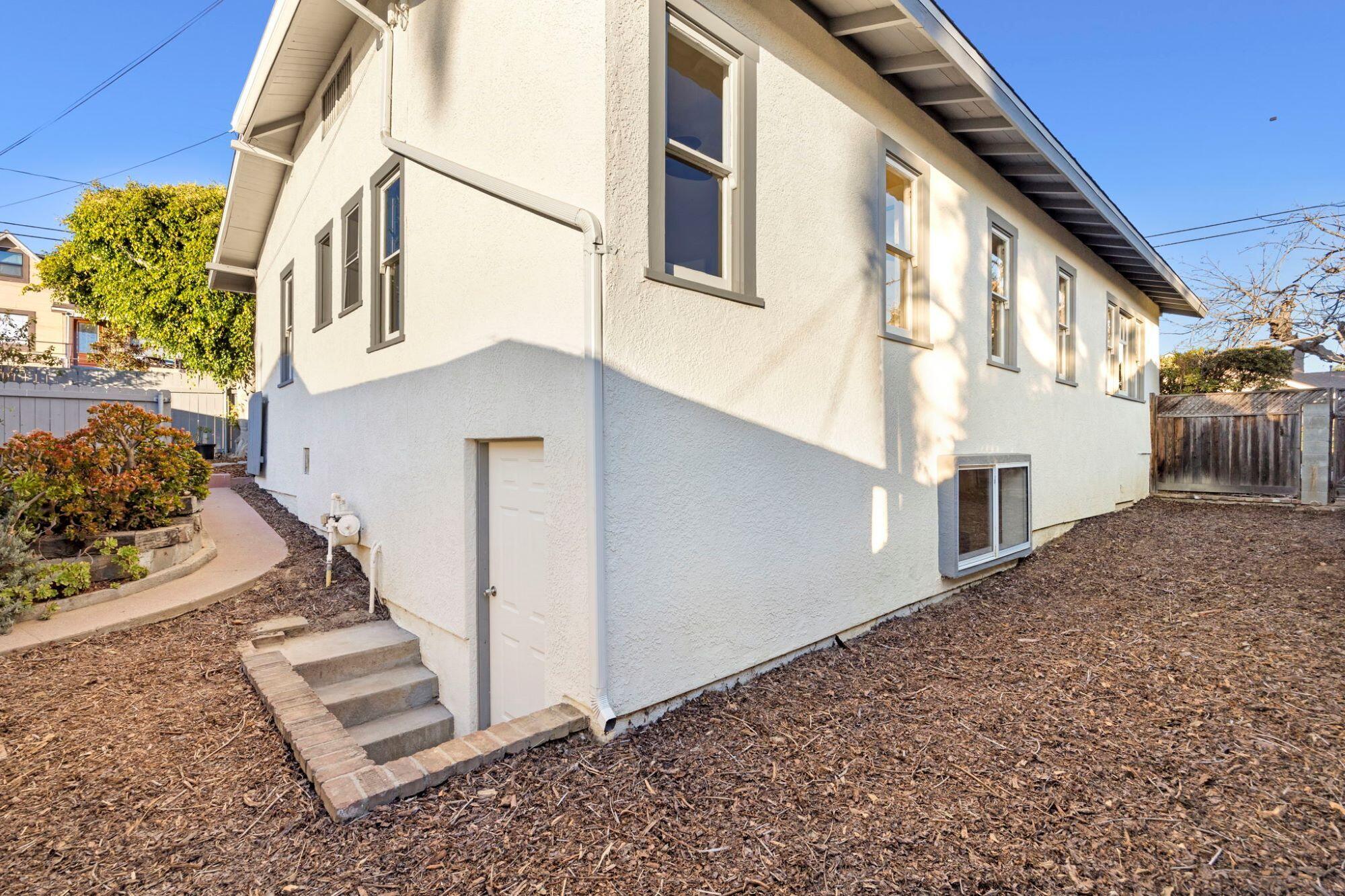 163 Aliso Street Ventura, CA 93001 - Photo 31 of 35 47 Aliso