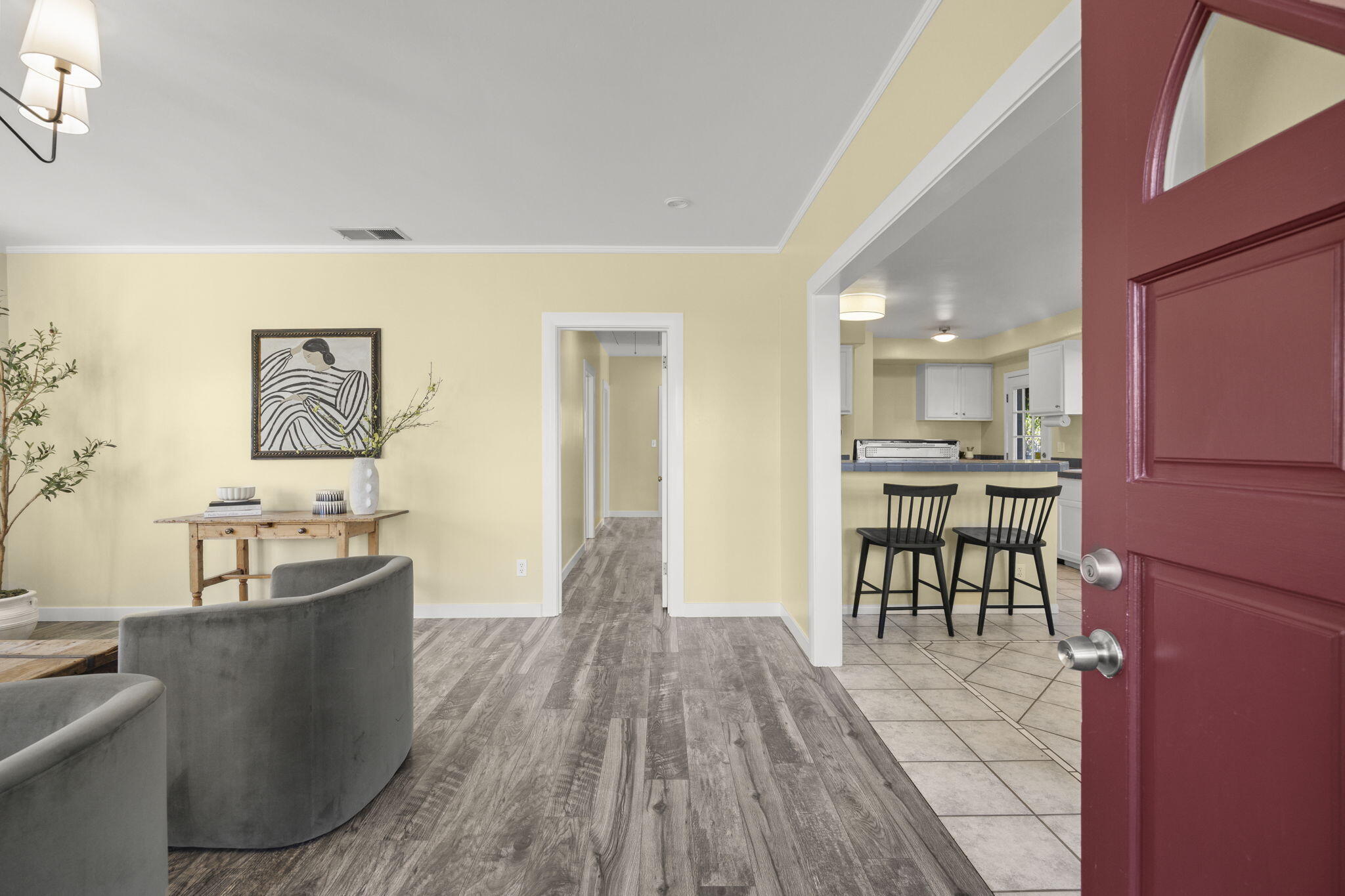 163 Aliso Street Ventura, CA 93001 - Photo 8 of 35 16-Entry