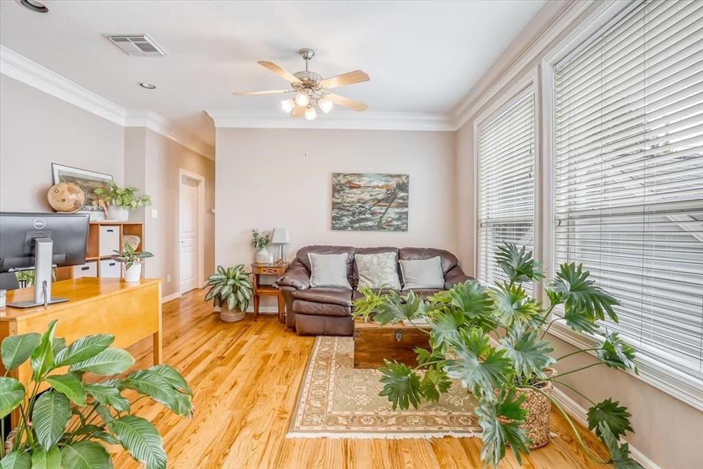 1735 Michigan Street Houston, TX 77006 - Photo 11 of 19