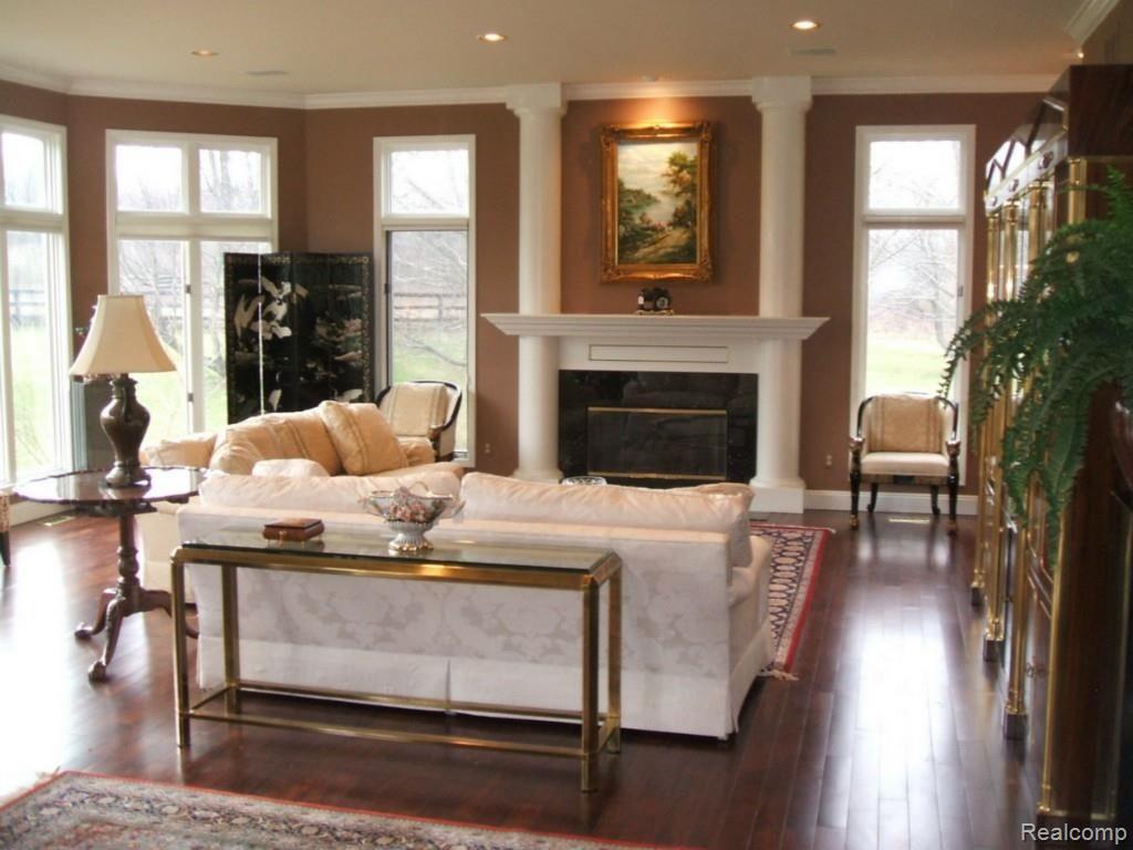 7835 Foster Road Clarkston, MI 48346 - Photo 7 of 23 aa b Great Room Foster7835_15.jpg