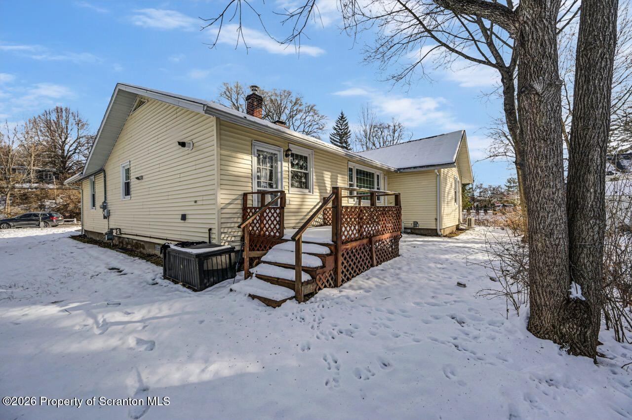 507 Glenburn Road Clarks Summit, PA 18411 - Photo 4 of 44 507 Glenburn Rd 02 Large