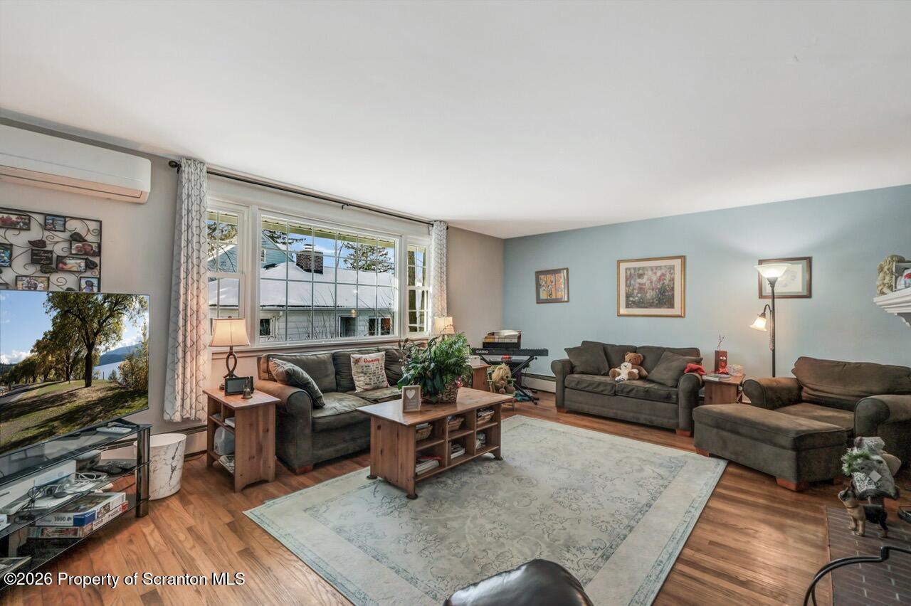 507 Glenburn Road Clarks Summit, PA 18411 - Photo 9 of 44 507 Glenburn Rd 08 Large