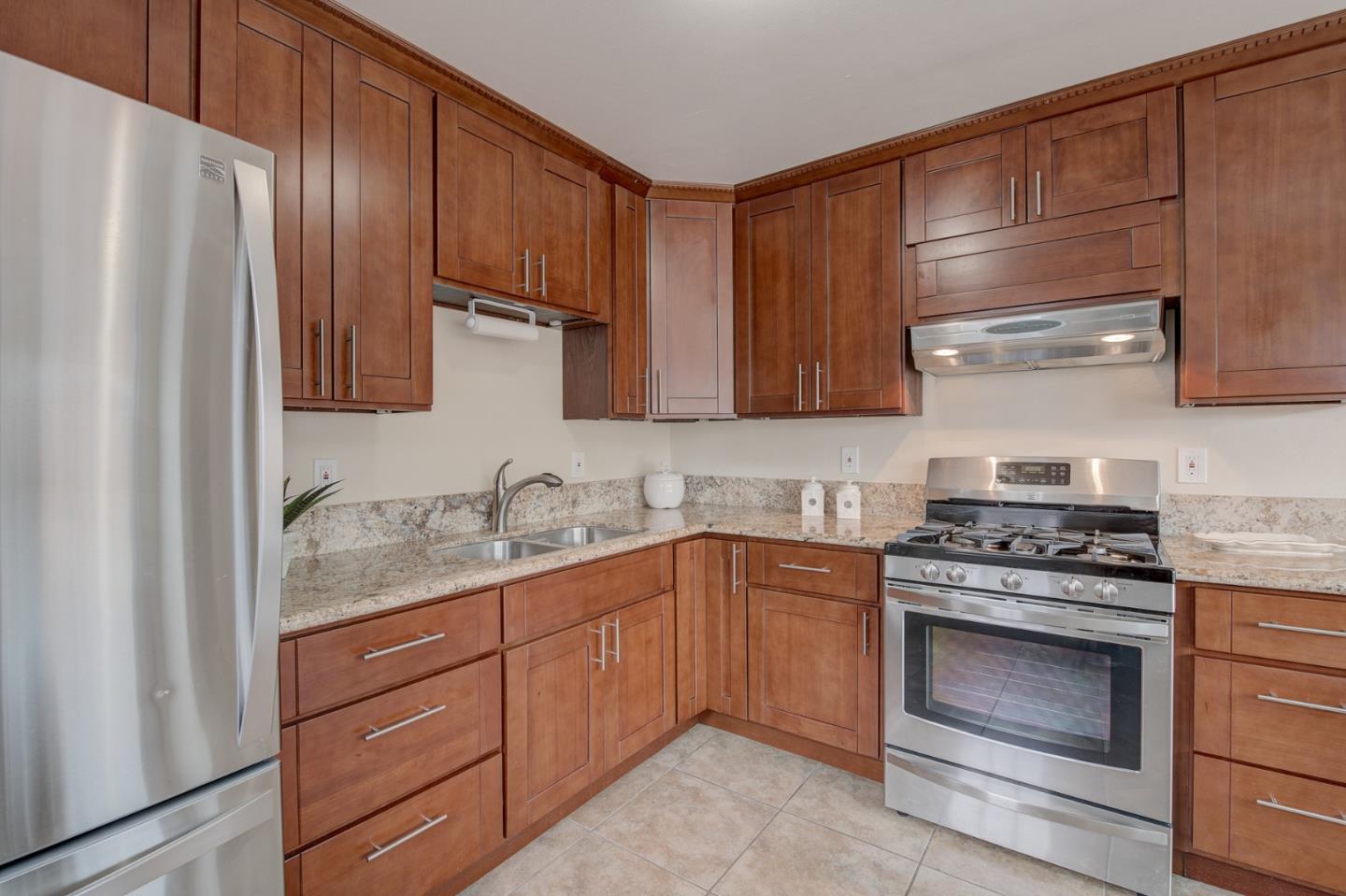 489 Rollins Road Burlingame, CA 94010 - Photo 4 of 23