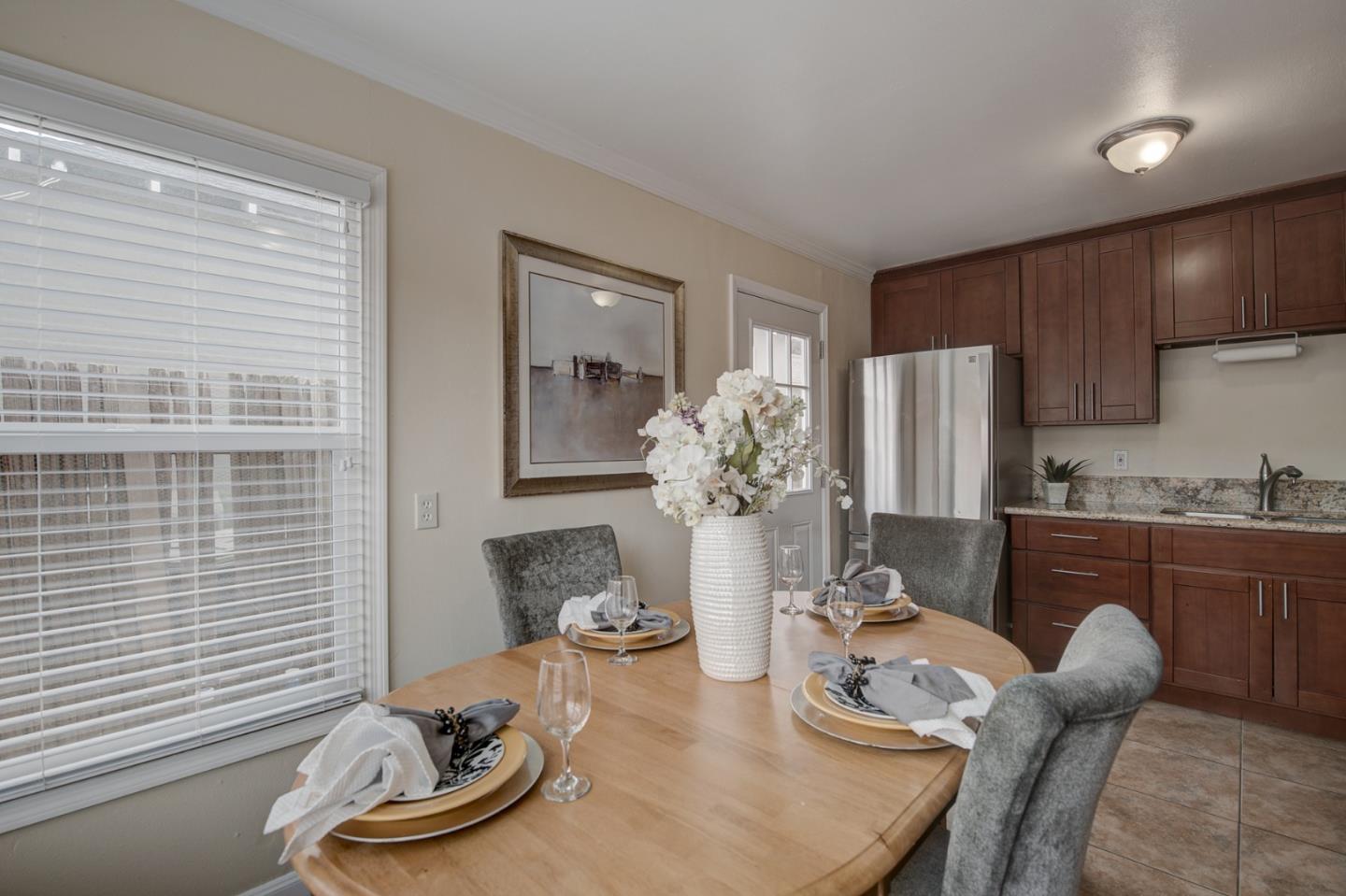 489 Rollins Road Burlingame, CA 94010 - Photo 5 of 23