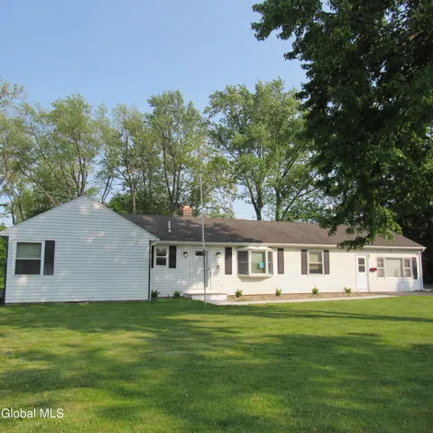 $3,000 | 5 Sunset Drive, Colonie, NY 12110